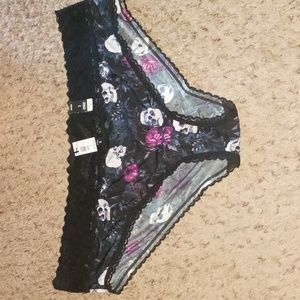 NWT Torrid Size 3 Skull Hipster Panties